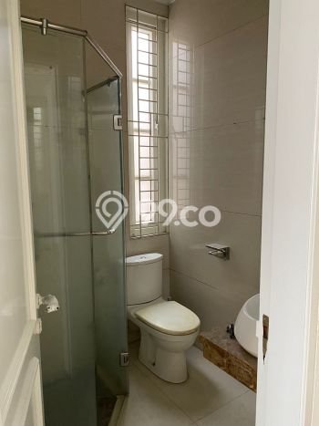 Rumah Luxury Modern Tanpa Renovasi di Pondok Indah Jakarta Selatan Rumah Luxury Modern Tanpa Renovasi di Pondok Indah Jakarta Selatan