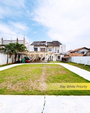 Dijual Rumah Luas Elegan Dengan View Cantik di Lebak Bulus, Jakarta Selatan Dijual Rumah Luas Elegan Dengan View Cantik di Lebak Bulus, Jakarta Selatan