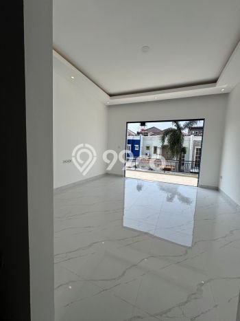 Rumah Mewah LB 132m2 Siap Pakai Desain Elegan di Kalideres, Jakarta Barat Rumah Mewah LB 132m2 Siap Pakai Desain Elegan di Kalideres, Jakarta Barat
