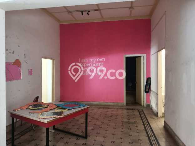 Rumah Cantik Siap Huni Di Tegalsari Luas 400m2 Lokasi Strategis Rumah Cantik Siap Huni Di Tegalsari Luas 400m2 Lokasi Strategis