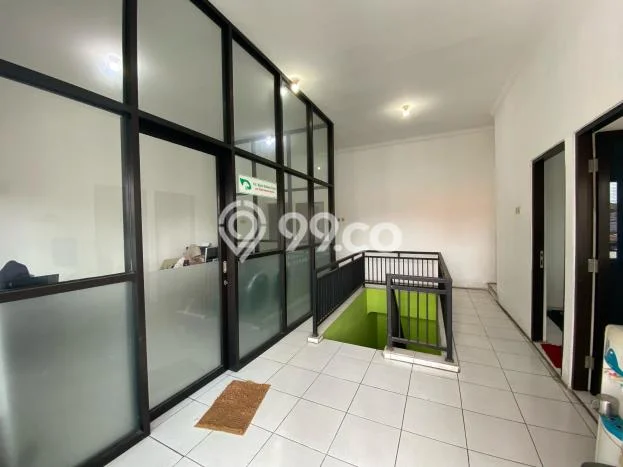 For Sale Rumah 4 Kamar Lokasi Strategis Nyaman dan Strategis di Krembangan For Sale Rumah 4 Kamar Lokasi Strategis Nyaman dan Strategis di Krembangan