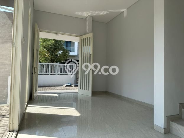 Dijual Rumah Premium dengan Fasilitas Sekitar Lengkap di Sukolilo, Surabaya Dijual Rumah Premium dengan Fasilitas Sekitar Lengkap di Sukolilo, Surabaya