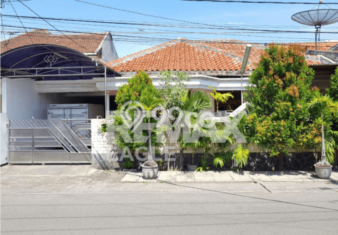 Rumah Mewah Dijual LT 258m2 di Wonokromo, Surabaya Rumah Mewah Dijual LT 258m2 di Wonokromo, Surabaya