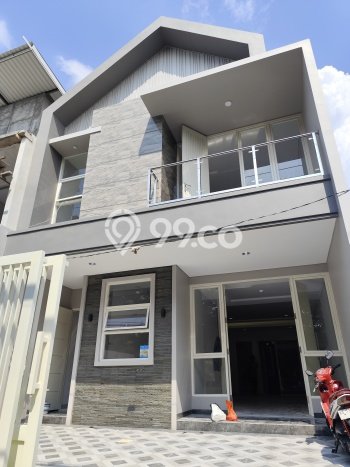 Dijual Rumah Premium dengan Fasilitas Sekitar Lengkap di Sukolilo, Surabaya Dijual Rumah Premium dengan Fasilitas Sekitar Lengkap di Sukolilo, Surabaya