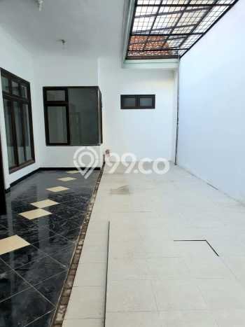 Rumah sewa siap pakai 4 KT di Citraland, Surabaya Rumah sewa siap pakai 4 KT di Citraland, Surabaya