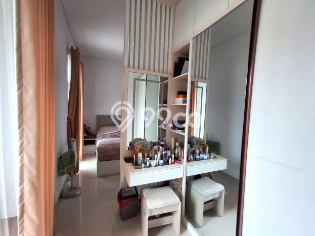 Rumah Modern 3 KT di BSD Tangerang Semi Furnished Rumah Modern 3 KT di BSD Tangerang Semi Furnished