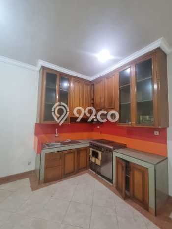 Dijual Hunian Rumah Terawat 4 Kamar di Taman Surya, Jakarta Barat Dijual Hunian Rumah Terawat 4 Kamar di Taman Surya, Jakarta Barat