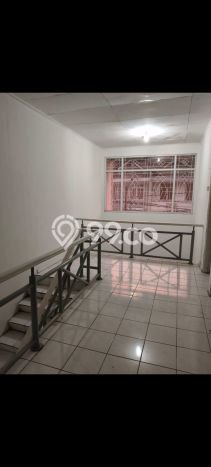 Rumah Luas Tanah 90m² di Taman Palem, Jakarta Barat - Lokasi Strategis Rumah Luas Tanah 90m² di Taman Palem, Jakarta Barat - Lokasi Strategis