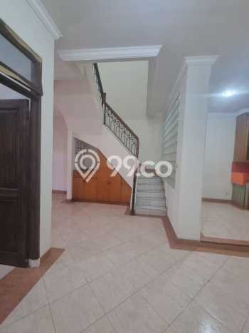 Dijual Hunian Rumah Terawat 4 Kamar di Taman Surya, Jakarta Barat Dijual Hunian Rumah Terawat 4 Kamar di Taman Surya, Jakarta Barat