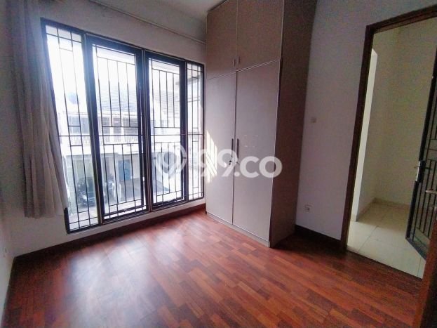 Rumah Berkualitas di Sektor 9-Bintaro, Tangerang Selatan, Luas 209m² Bangunan 180m² - HARGA NEGO! Rumah Berkualitas di Sektor 9-Bintaro, Tangerang Selatan, Luas 209m² Bangunan 180m² - HARGA NEGO!