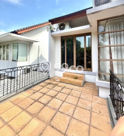 Rumah Elit LB 134m2 Siap Huni Desain Elegan di Bintaro, Tangerang Selatan Rumah Elit LB 134m2 Siap Huni Desain Elegan di Bintaro, Tangerang Selatan