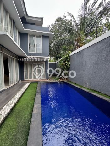 Rumah di Mampang, 3 KT, Area Strategis, Luas 200m² Bangunan 200m² Rumah di Mampang, 3 KT, Area Strategis, Luas 200m² Bangunan 200m²