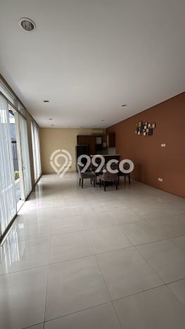 Rumah di Mampang, 3 KT, Area Strategis, Luas 200m² Bangunan 200m² Rumah di Mampang, 3 KT, Area Strategis, Luas 200m² Bangunan 200m²