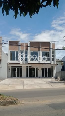 Ruko Bagus Dijual LB 152m2 Lokasi Strategis Tangerang Selatan Area Cocok untuk Bisnis Ruko Bagus Dijual LB 152m2 Lokasi Strategis Tangerang Selatan Area Cocok untuk Bisnis