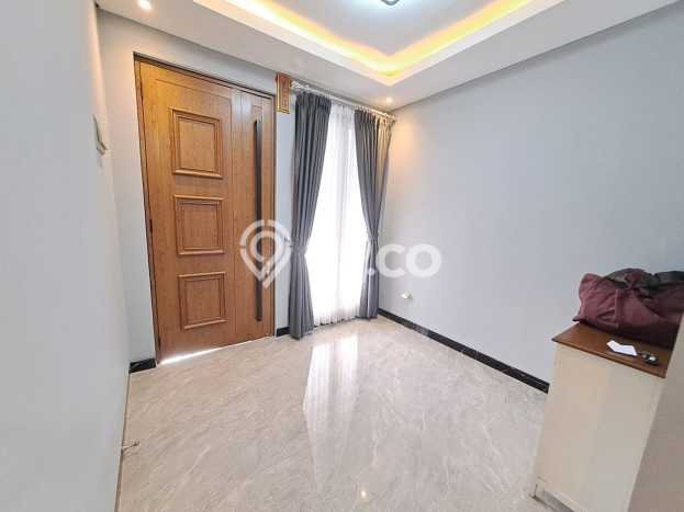 Rumah Modern 4 KT di Serpong Villa Melati Mas Tangerang Selatan Semi Furnished Rumah Modern 4 KT di Serpong Villa Melati Mas Tangerang Selatan Semi Furnished