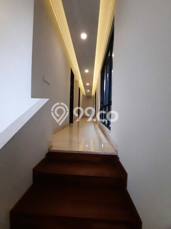 Rumah Elit Modern Tanpa Renovasi di Gading Serpong Tangerang Rumah Elit Modern Tanpa Renovasi di Gading Serpong Tangerang