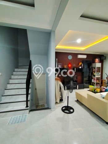 Ready to Use! Premium House LT 202m2 Desain Elegan di Serpong Villa Melati Mas Ready to Use! Premium House LT 202m2 Desain Elegan di Serpong Villa Melati Mas