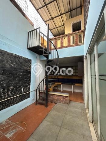 Rumah Luas Asri 3 KT Siap Huni di Serpong Villa Melati Mas Tangerang Selatan Rumah Luas Asri 3 KT Siap Huni di Serpong Villa Melati Mas Tangerang Selatan