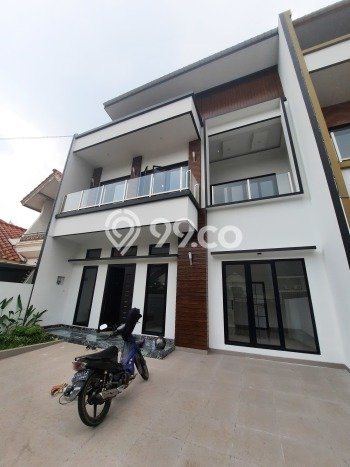 Rumah Elit LB 250m2 Siap Pakai Desain Elegan di BSD City, Tangerang Rumah Elit LB 250m2 Siap Pakai Desain Elegan di BSD City, Tangerang
