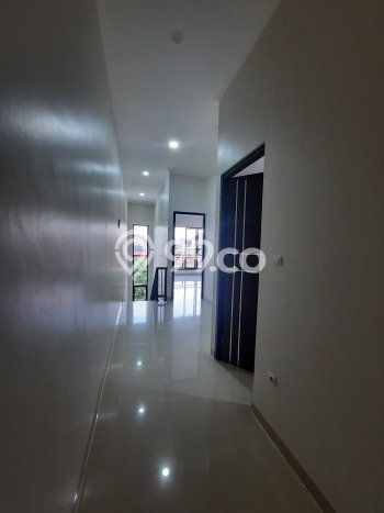 Rumah Modern 4 KT di Villa Melati Mas Tangerang Selatan Unfurnished Rumah Modern 4 KT di Villa Melati Mas Tangerang Selatan Unfurnished