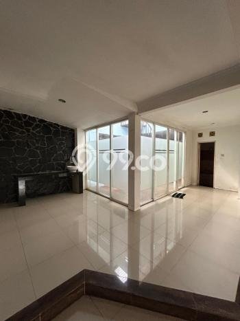 Rumah Luas Asri 3 KT Siap Huni di Serpong Villa Melati Mas Tangerang Selatan Rumah Luas Asri 3 KT Siap Huni di Serpong Villa Melati Mas Tangerang Selatan