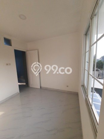 Rumah Luas Asri 3 KT Siap Huni di BSD City Tangerang Rumah Luas Asri 3 KT Siap Huni di BSD City Tangerang