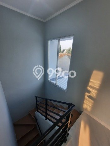Rumah Luas Asri 3 KT Siap Huni di BSD City Tangerang Rumah Luas Asri 3 KT Siap Huni di BSD City Tangerang