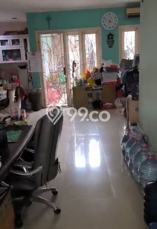 Rumah Luas Asri 3 KT Siap Huni di Serpong Villa Melati Mas Tangerang Selatan Rumah Luas Asri 3 KT Siap Huni di Serpong Villa Melati Mas Tangerang Selatan