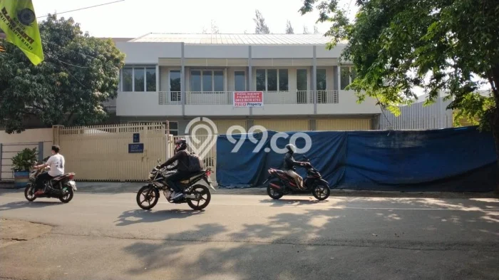 Disewakan Ruko 2,5 Lantai Strategis di Jalan Utama / Boulevard Duri Kosambi Disewakan Ruko 2,5 Lantai Strategis di Jalan Utama / Boulevard Duri Kosambi