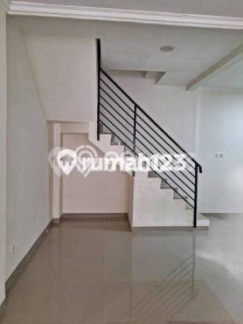 For Sale Rumah 3 Kamar Lokasi Ideal Nyaman dan Strategis di Serpong Utara For Sale Rumah 3 Kamar Lokasi Ideal Nyaman dan Strategis di Serpong Utara