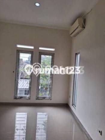 For Sale Rumah 3 Kamar Lokasi Ideal Nyaman dan Strategis di Serpong Utara For Sale Rumah 3 Kamar Lokasi Ideal Nyaman dan Strategis di Serpong Utara