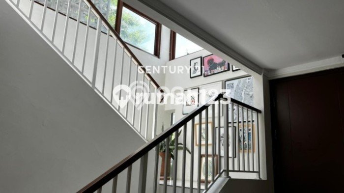 For Sale! Luxury House LT 174m2 Desain Elegan di Sektor 9-Bintaro For Sale! Luxury House LT 174m2 Desain Elegan di Sektor 9-Bintaro