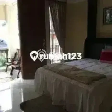 Jual Rumah Luas Megah Dengan View Cantik di Bintaro, Tangerang Selatan Jual Rumah Luas Megah Dengan View Cantik di Bintaro, Tangerang Selatan