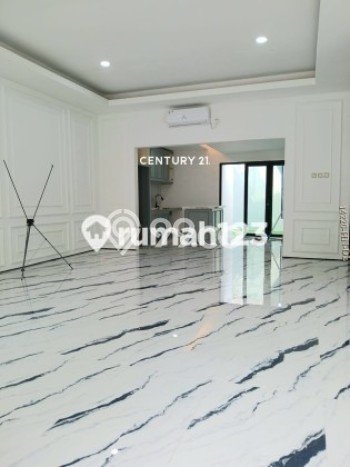 Ready to Use! Luxury House LT 156m2 Desain Elegan di Sektor 9-Bintaro Ready to Use! Luxury House LT 156m2 Desain Elegan di Sektor 9-Bintaro
