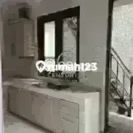 For Sale! Luxury House LT 180m2 Desain Modern di Sektor 9-Bintaro For Sale! Luxury House LT 180m2 Desain Modern di Sektor 9-Bintaro