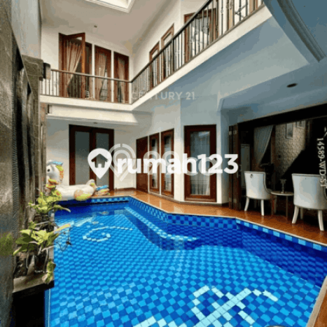 Rumah Elit LB 295m2 Siap Huni Desain Elegan di Bintaro, Tangerang Selatan Rumah Elit LB 295m2 Siap Huni Desain Elegan di Bintaro, Tangerang Selatan