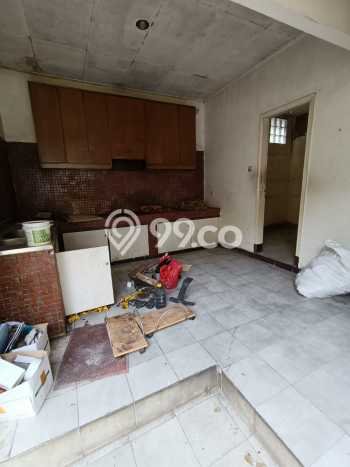 Disewakan Rumah Murah di Sayap Dago Bandung dengan 6 Kamar Tidur Disewakan Rumah Murah di Sayap Dago Bandung dengan 6 Kamar Tidur