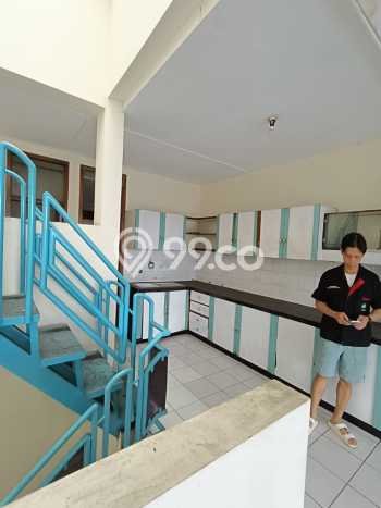 Ruko Disewa di Bandung dengan LB 385m2 Area Komersial Ramai Ruko Disewa di Bandung dengan LB 385m2 Area Komersial Ramai