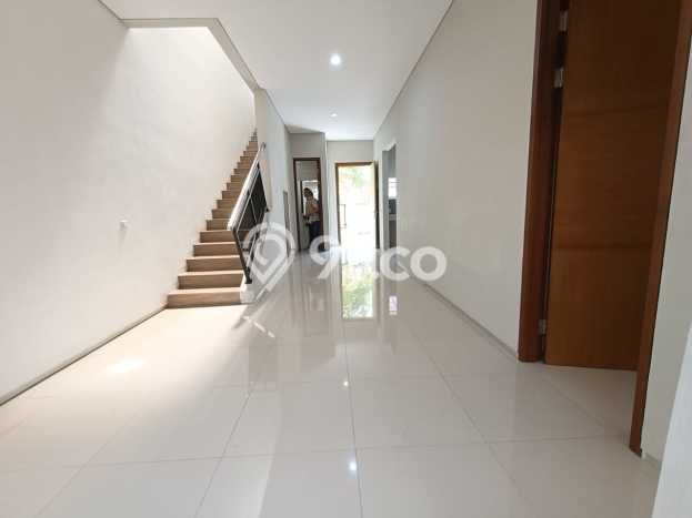 Dijual Hunian Rumah Terawat 4 KT di Cibeunying, Bandung Dijual Hunian Rumah Terawat 4 KT di Cibeunying, Bandung