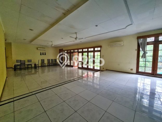 Hunian Mewah LB 500m2 Siap Huni Desain Elegan di Kemang, Jakarta Selatan Hunian Mewah LB 500m2 Siap Huni Desain Elegan di Kemang, Jakarta Selatan