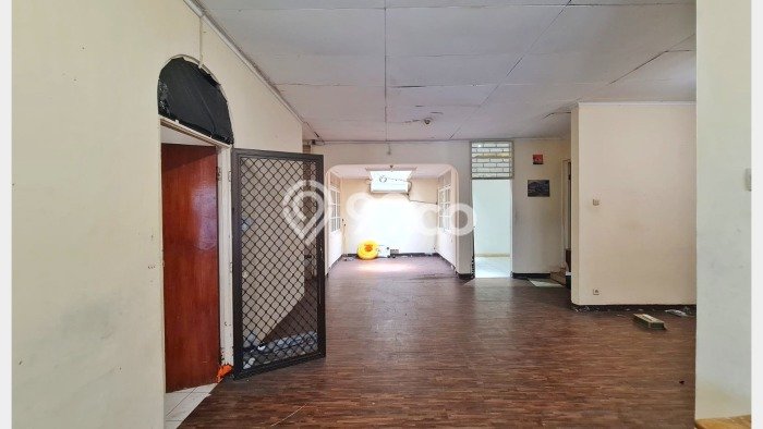 Rumah Mewah LB 100m2 Siap Pakai Desain Elegan di Kedoya, Jakarta Barat Rumah Mewah LB 100m2 Siap Pakai Desain Elegan di Kedoya, Jakarta Barat