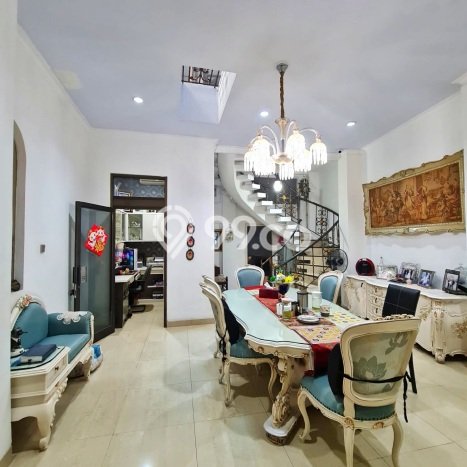 Rumah Mewah LB 300m2 Siap Pakai Desain Elegan di Tamansari, Jakarta Barat Rumah Mewah LB 300m2 Siap Pakai Desain Elegan di Tamansari, Jakarta Barat