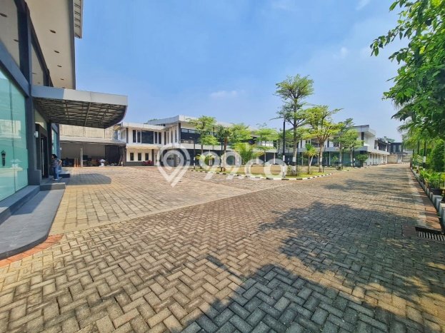Unit Kantor Dijual di Jakarta Selatan LT 6658m2 & LB 3000m2 Unit Kantor Dijual di Jakarta Selatan LT 6658m2 & LB 3000m2