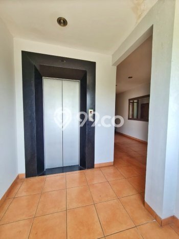 Unit Kantor Dijual di Jakarta Selatan LT 6658m2 & LB 3000m2 Unit Kantor Dijual di Jakarta Selatan LT 6658m2 & LB 3000m2