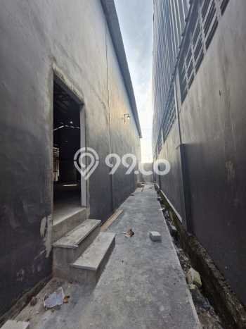 Unit Gudang Paling Strategis di Ngaliyan Semarang dengan LB 1300m2 Unit Gudang Paling Strategis di Ngaliyan Semarang dengan LB 1300m2