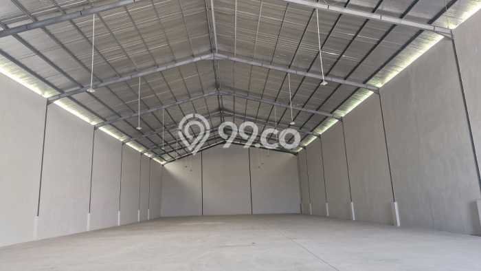 Unit Gudang Paling Strategis di Ngaliyan Semarang dengan LB 1300m2 Unit Gudang Paling Strategis di Ngaliyan Semarang dengan LB 1300m2