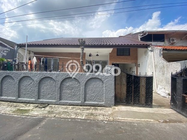 Disewakan Cepat Rumah Kondisi Baik di Kawasan Kebayoran Baru, Jakarta Selatan Disewakan Cepat Rumah Kondisi Baik di Kawasan Kebayoran Baru, Jakarta Selatan