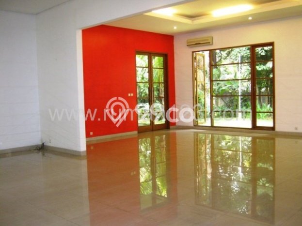 Rumah di Kebayoran Baru, 3 KM, Lingkungan Strategis, Luas 900m² Bangunan 650m² Rumah di Kebayoran Baru, 3 KM, Lingkungan Strategis, Luas 900m² Bangunan 650m²