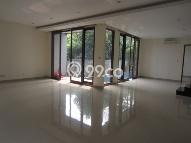 PREMIUM CHOICE! Rumah di Kebayoran Baru, 5 KT, Lingkungan Strategis, LT 370m² Bangunan 600m² PREMIUM CHOICE! Rumah di Kebayoran Baru, 5 KT, Lingkungan Strategis, LT 370m² Bangunan 600m²