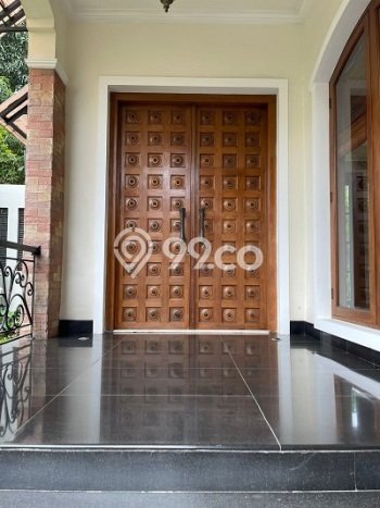 Disewakan! Rumah 4 Kamar Tidur &
4 Kamar Mandi di Kemang, Jakarta Selatan Disewakan! Rumah 4 Kamar Tidur &
4 Kamar Mandi di Kemang, Jakarta Selatan
